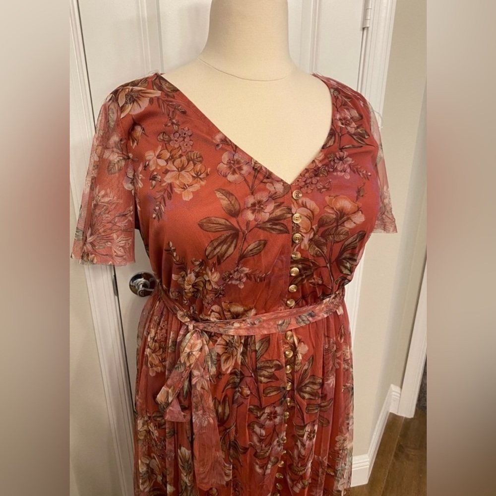 Plus Dress ❤️ - Picture 2 of 5